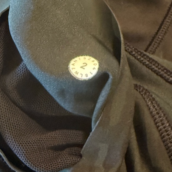 LULULEMON In Movement Camo Shorts - Picture 4 of 4